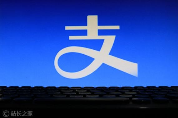 想认识些附近的人，有没有什么社交软件或活动值得推荐？